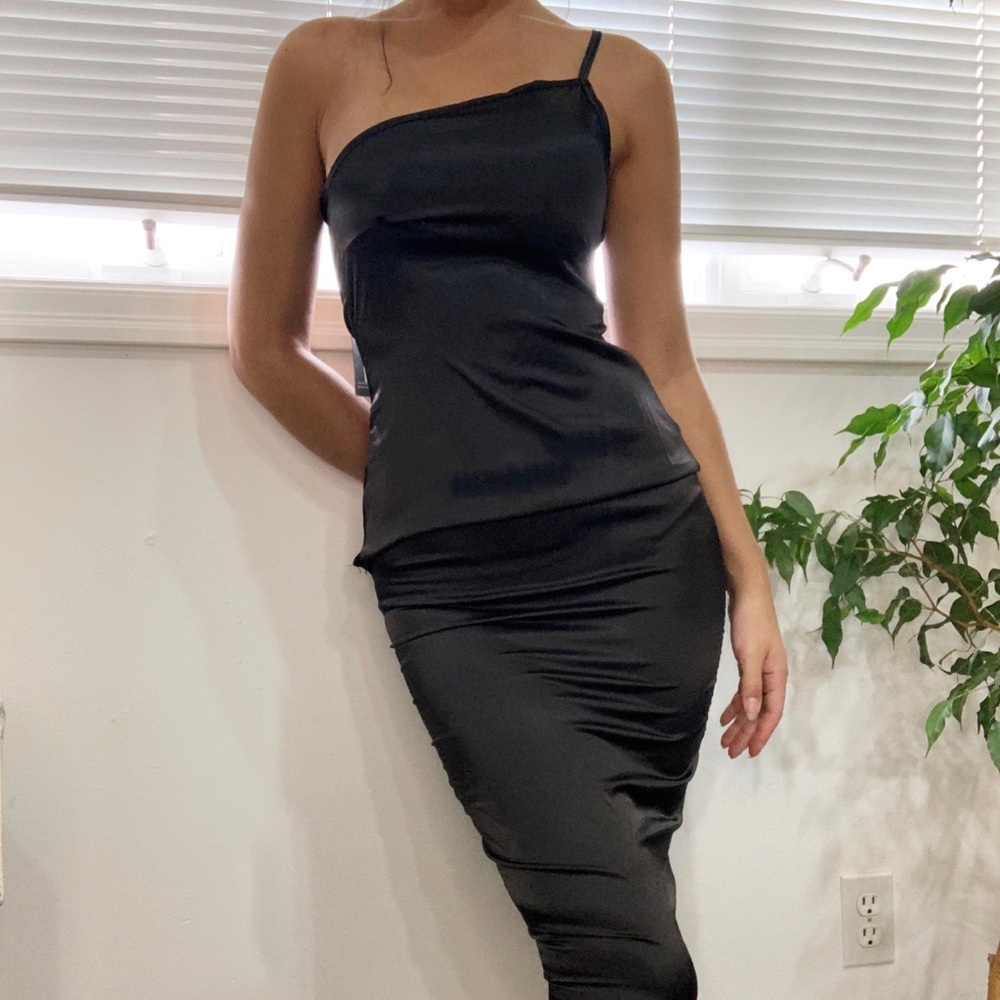 PRETTYLITTLETHING black satin like dress (bnwt)